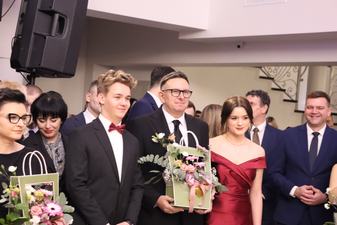 Uczniowie II LO w Wieluniu studniówkę mają już za sobą!